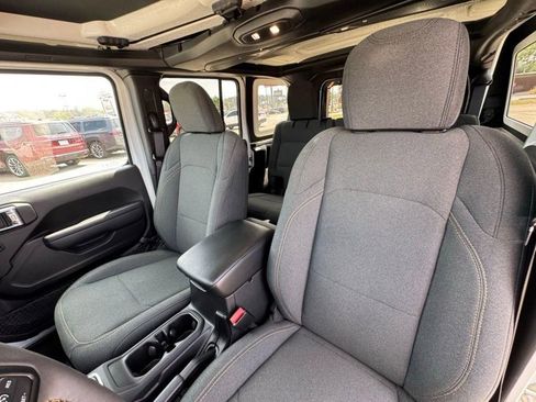 Used 2024 Jeep Wrangler Unlimited Sport AWD/4WD image 18