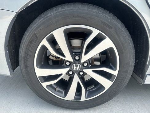Used 2018 Honda Odyssey Elite image 24