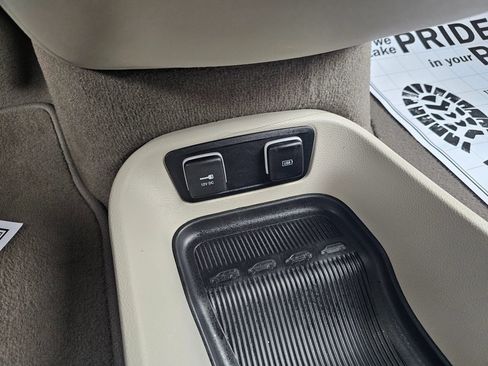 Used 2020 Chrysler Pacifica Touring w/ Advanced Safetytec Group FWD image 31