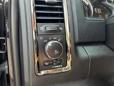 Used 2018 RAM 2500 Big Horn w/ Sport Appearance Group AWD/4WD image 37