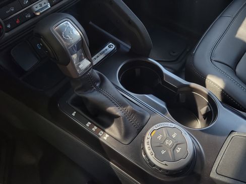 New 2025 Ford Bronco Badlands image 22