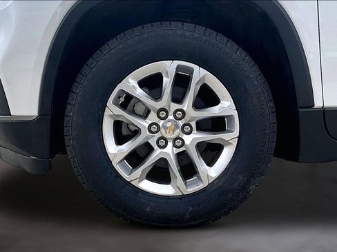 Used 2020 Chevrolet Traverse LT w/ LPO, Blackout Package AWD/4WD image 9