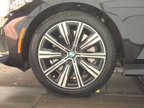 Used 2025 BMW 330i xDrive Sedan w/ Premium Package image 10