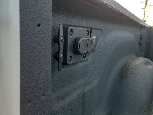 Used 2025 RAM 2500 Laramie image 33