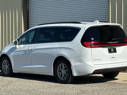 Used 2021 Chrysler Pacifica Touring