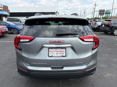 Certified 2023 GMC Terrain SLE w/ Driver Convenience Package AWD/4WD image 5