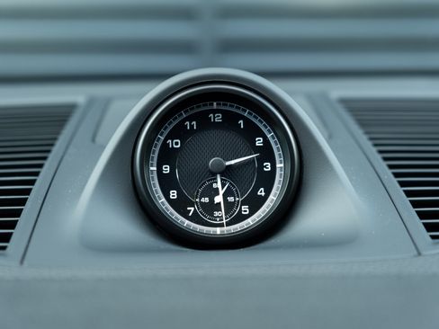 Certified 2025 Porsche Macan image 19