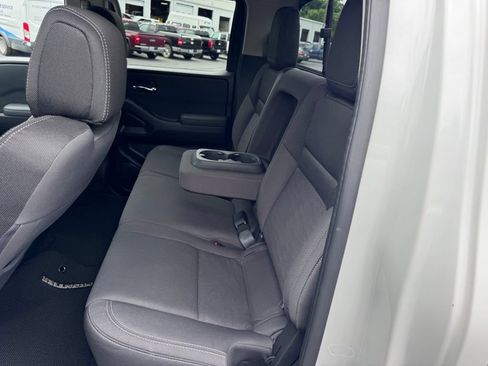 Used 2022 Nissan Frontier SV AWD/4WD image 27
