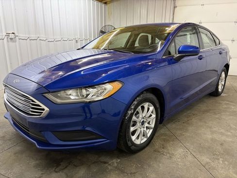 Used 2017 Ford Fusion S image 3