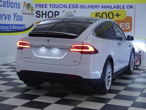 Used 2018 Tesla Model X 75D AWD/4WD image 8