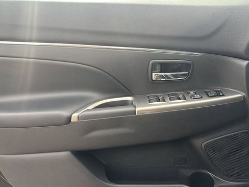 Used 2023 Mitsubishi Outlander Sport SE AWD/4WD image 4