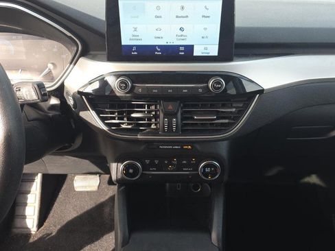 Used 2020 Ford Escape SE image 8