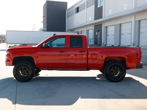 Used 2019 Chevrolet Silverado 1500 Custom w/ Custom Convenience Package image 8