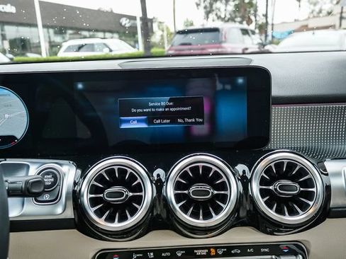 Used 2022 Mercedes-Benz GLB 250 4MATIC image 15