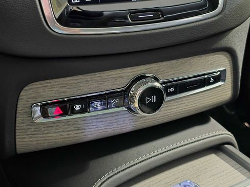 Used 2025 Volvo XC90 B6 Ultra w/ Protection Package Premier image 15