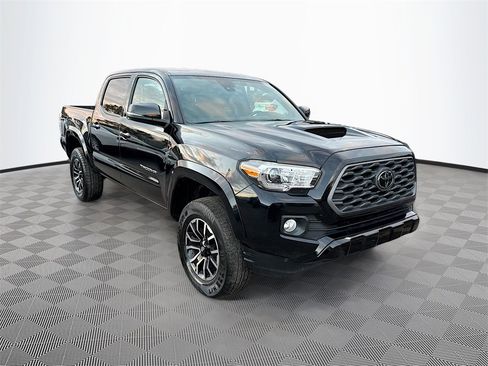 Used 2021 Toyota Tacoma TRD Sport image 4