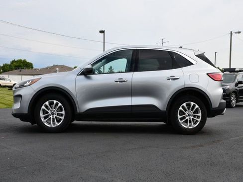 Used 2021 Ford Escape SE w/ Convenience Package FWD image 4
