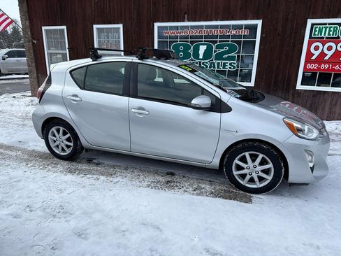 Used 2015 Toyota Prius C Three image 11