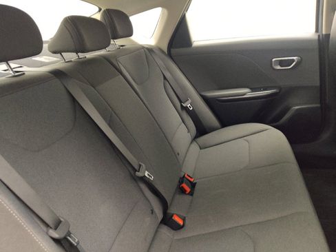 Used 2025 Kia K4 FWD image 19