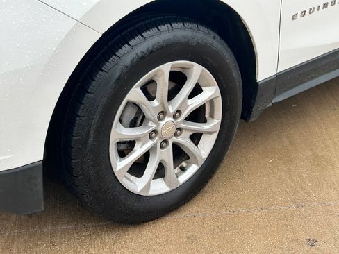 Used 2020 Chevrolet Equinox LT FWD image 9