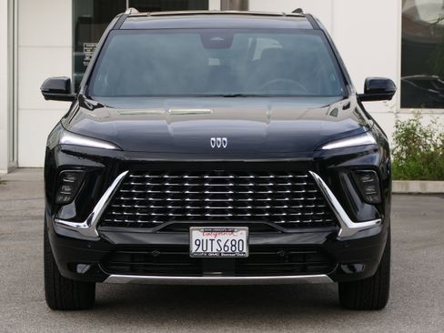 New 2026 Buick Enclave Avenir w/ Super Cruise Package image 8