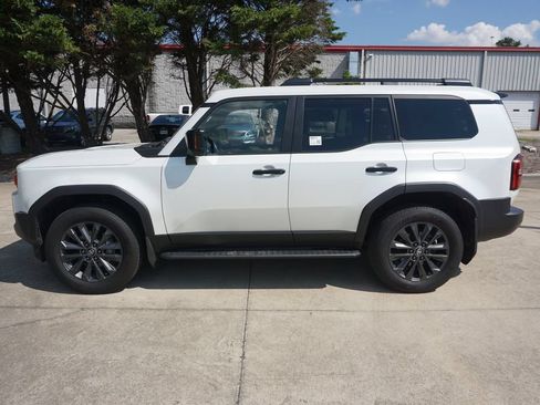 Used 2024 Toyota Land Cruiser w/ Premium Package AWD/4WD image 21