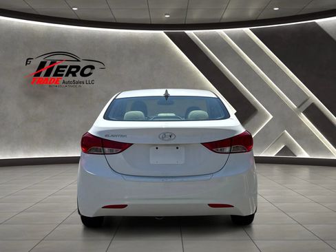 Used 2013 Hyundai Elantra GLS FWD image 5