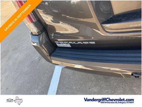 Used 2020 Cadillac Escalade Luxury RWD image 9
