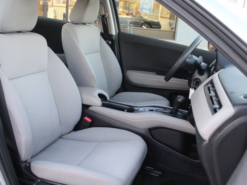 Used 2022 Honda HR-V LX image 13