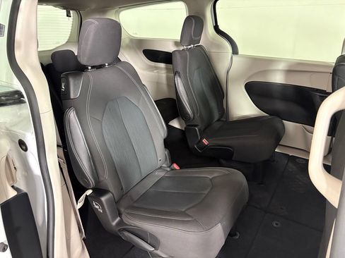 Used 2023 Chrysler Voyager LX FWD image 45