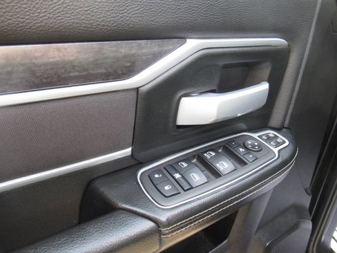 Used 2024 RAM 2500 Big Horn w/ Night Edition image 18