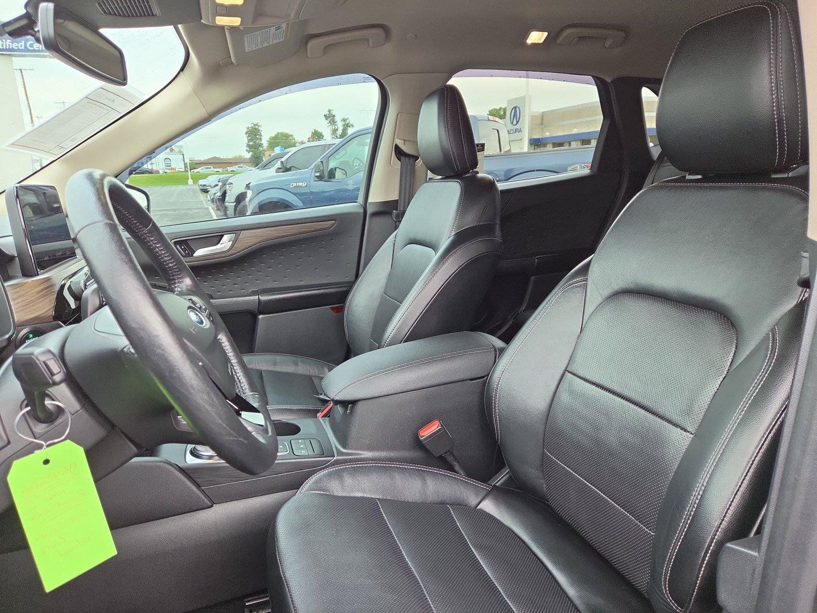 Used 2020 Ford Escape Titanium AWD/4WD image 19