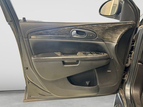 Used 2014 Buick Enclave Leather w/ Trailering Provision Package FWD image 11