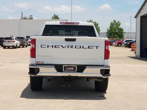 Used 2024 Chevrolet Silverado 1500 LT AWD/4WD image 6