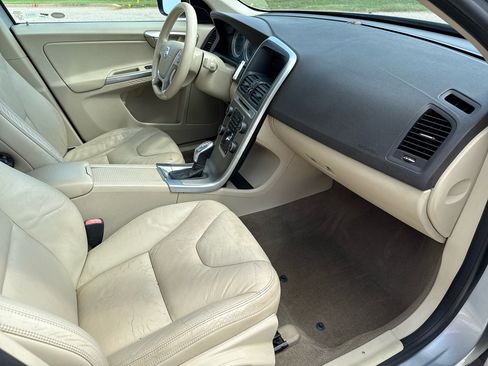Used 2013 Volvo XC60 T6 image 46