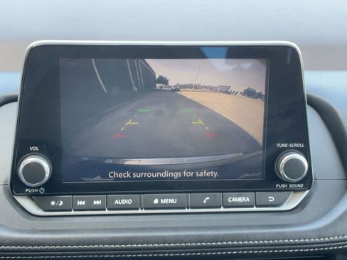 Used 2023 Nissan Rogue SV image 23