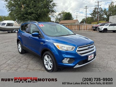 Used 2018 Ford Escape SE FWD image 1