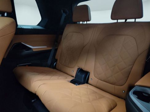 Used 2026 BMW X7 xDrive40i w/ M Sport Package image 25