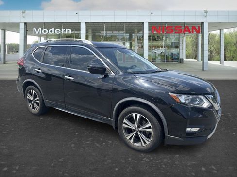 Used 2019 Nissan Rogue SV w/ Premium Package FWD image 7