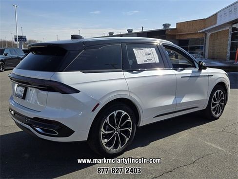 New 2026 Lincoln Nautilus Reserve image 3