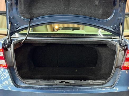 Used 2019 Ford Taurus Limited w/ Driver Assist Package image 10