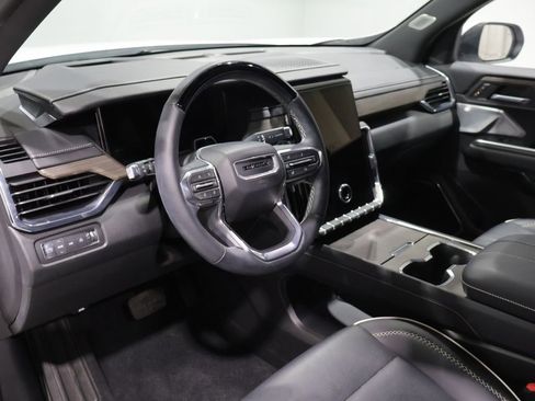 Used 2025 GMC Acadia Denali w/ Super Cruise Package AWD/4WD image 16