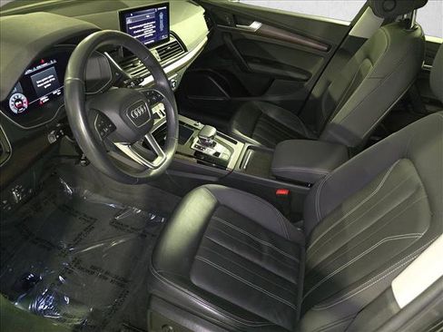 Used 2021 Audi Q5 Premium Plus w/ Premium Plus Package image 16