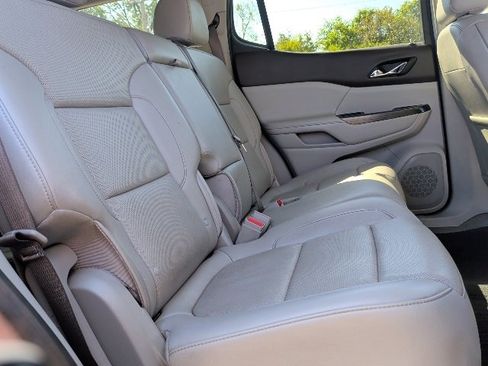 Certified 2023 GMC Acadia SLT image 18