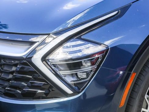 Used 2025 Kia Sportage EX w/ EX Premium Package image 6