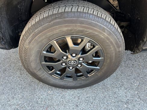 Used 2025 Toyota 4Runner SR5 image 23