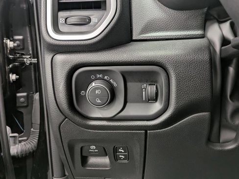 Used 2025 RAM 1500 Big Horn AWD/4WD image 23