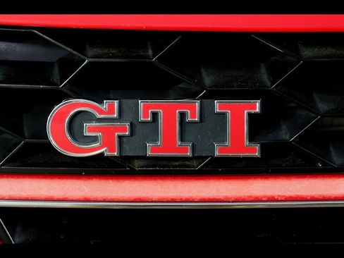 Used 2017 Volkswagen GTI Sport image 14
