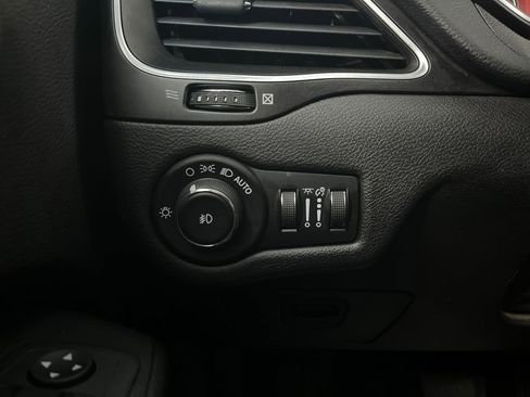 Used 2020 Jeep Cherokee Trailhawk w/ Cold Weather Group image 63