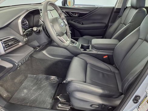 Certified 2025 Subaru Outback Limited image 13